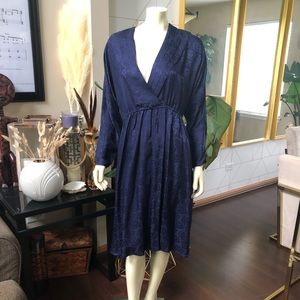 VINTAGE DRESS